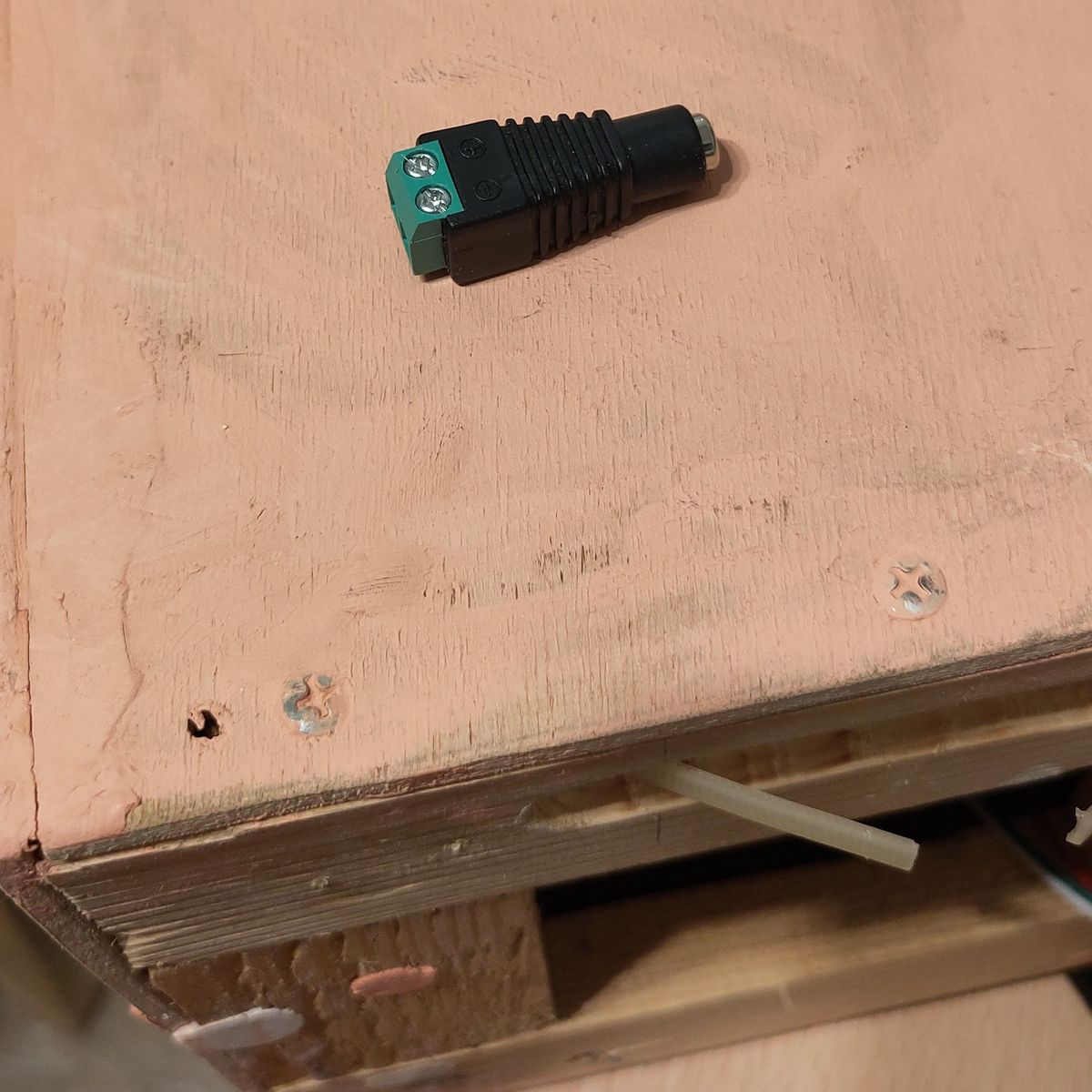Beispiel Hohlstecker auf dem Pharos liegend.